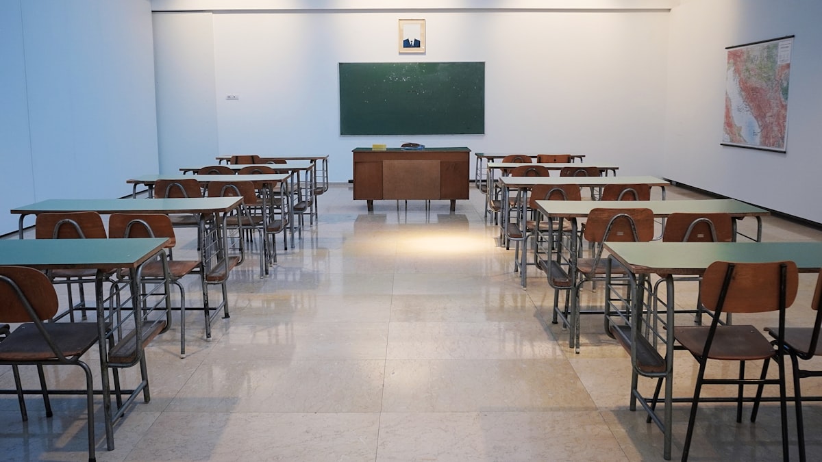 Scénario didactique présenté sur tableau dans une salle de classe